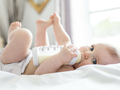 Je n’allaite pas : pourquoi choisir un lait bio ?